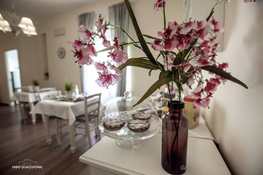 Ciuri Ciuri B&B Palermo Bagian luar foto